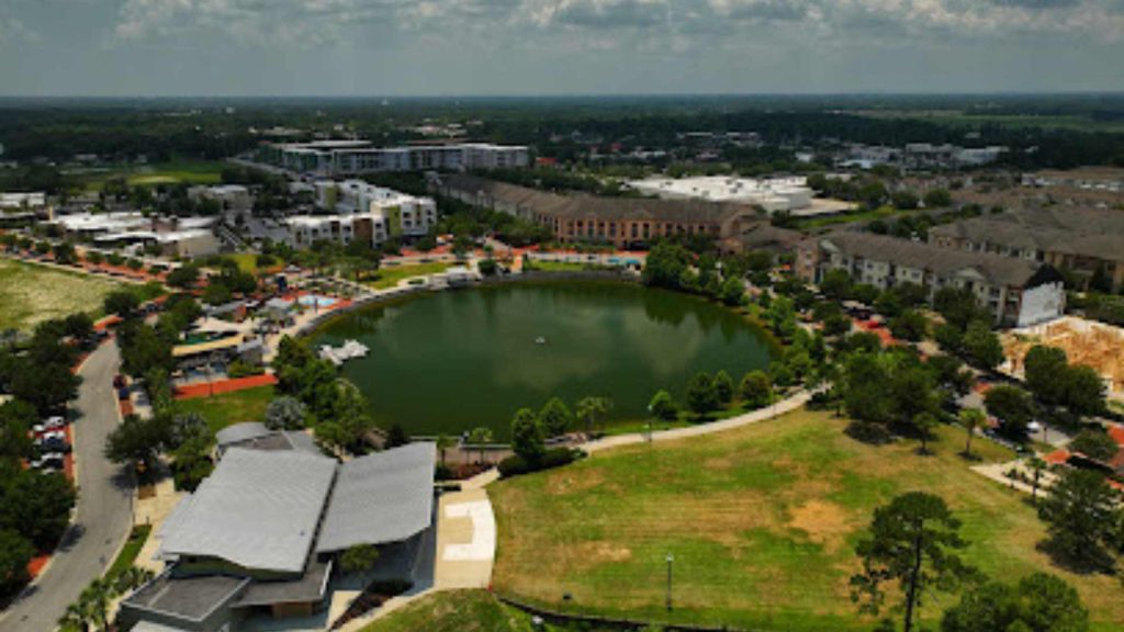Center Lake Park