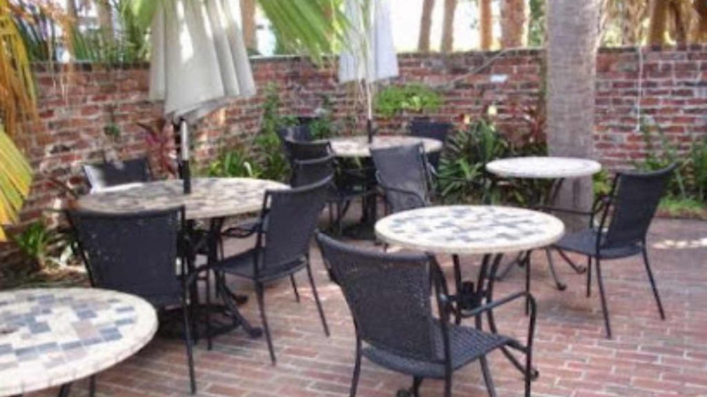 Tonys Restaurant